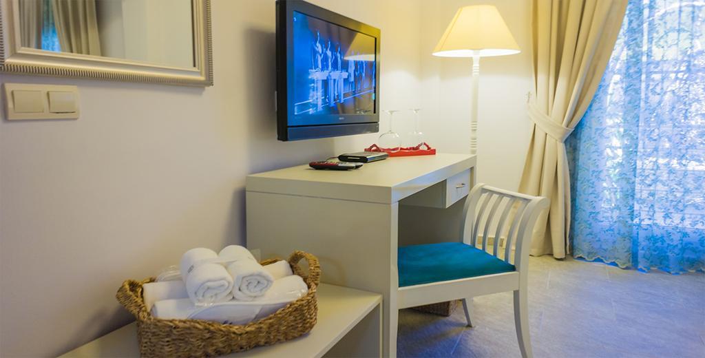 Blue Marin Hotel Битез Экстерьер фото